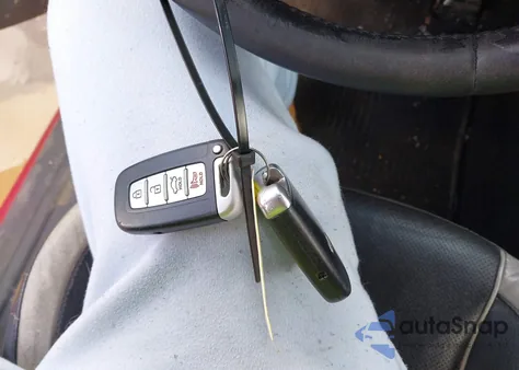 2013 Hyundai Veloster Turbo W/Black z USA, uszkodzony, nr VIN KMHTC6AE3DU126784